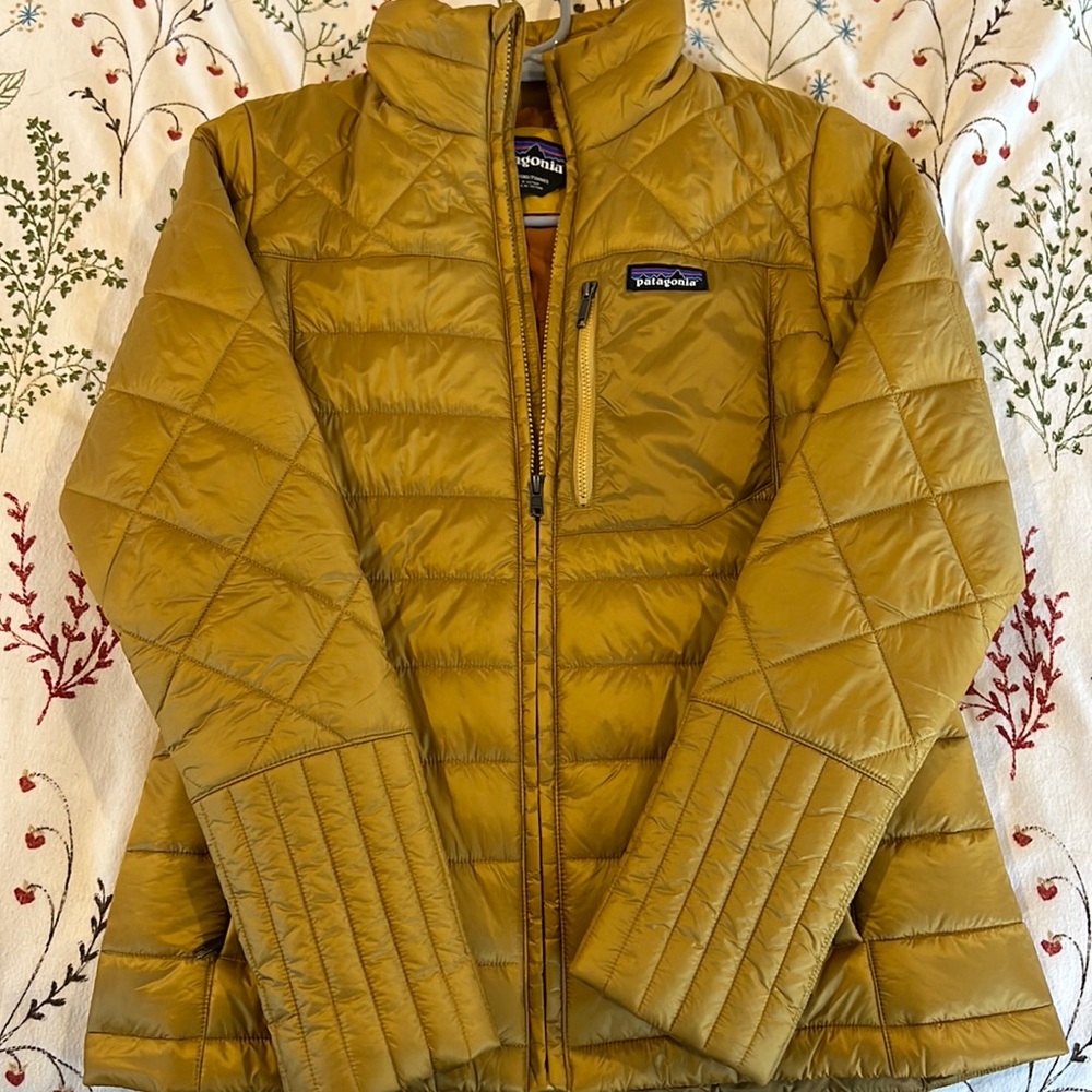 Yellow small women’s patagonia jacket. Excellent, like new condition